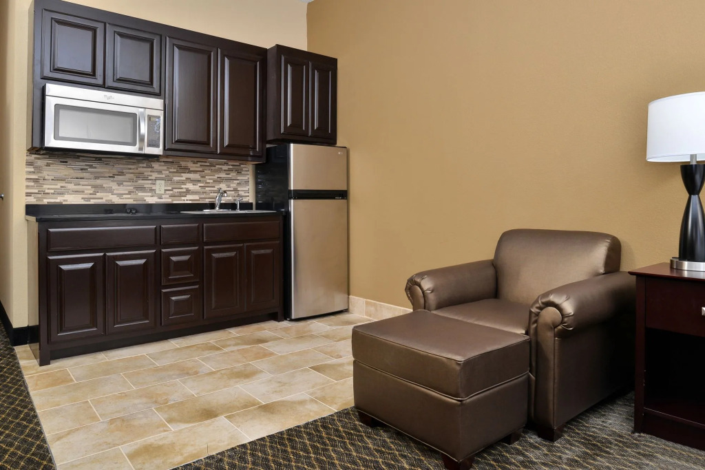 Baymont Inn & suites by Wyndham Ardmore I-35