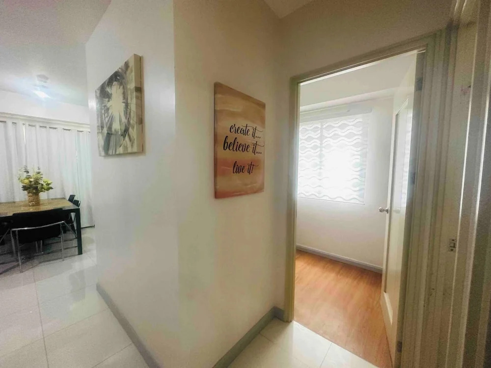 Spacious Central Davao City Getaway - Spacious Apartment With Shared Pool