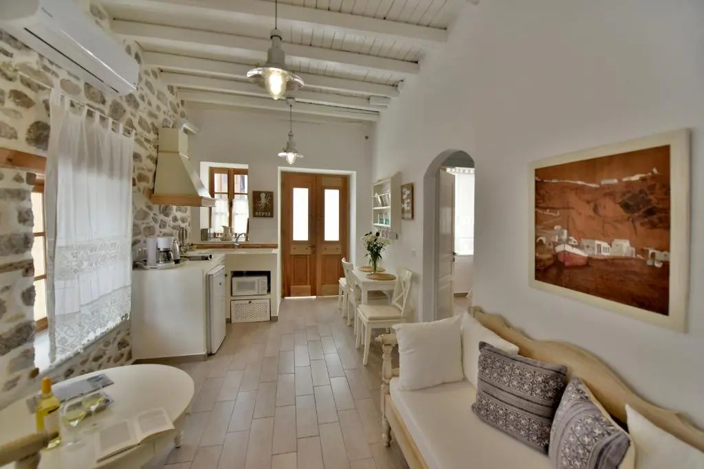Lela's House