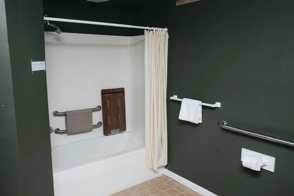 Country Squire Inn and Suites