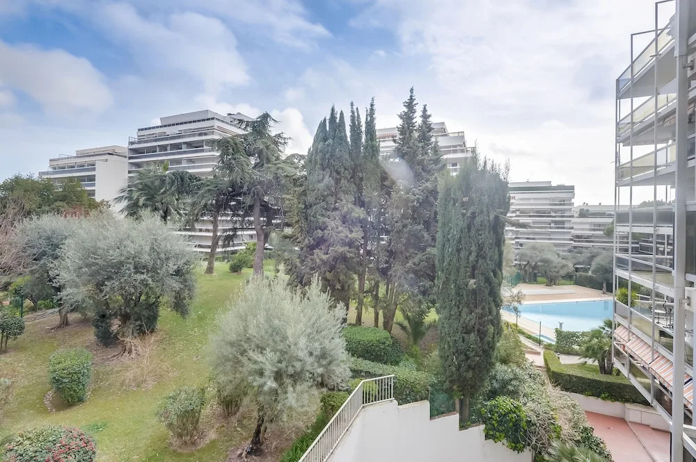 4 people apartment - AC and swimming pool by Weekome