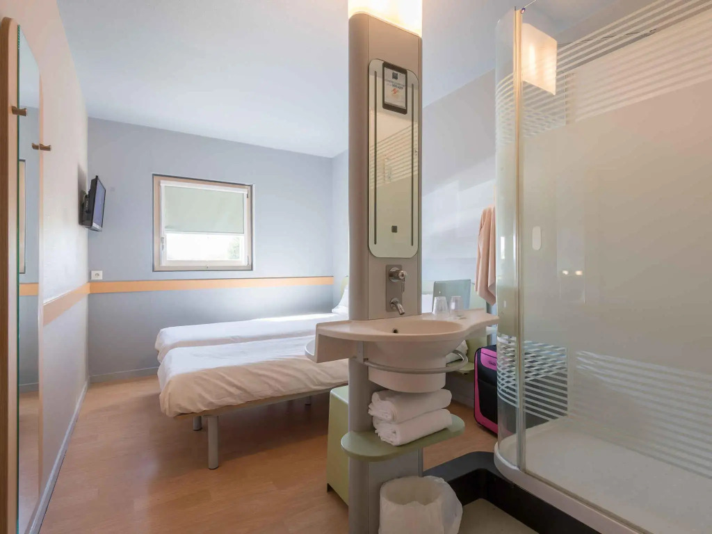 ibis budget Amberieu en Bugey/Chateau Gaillard A42