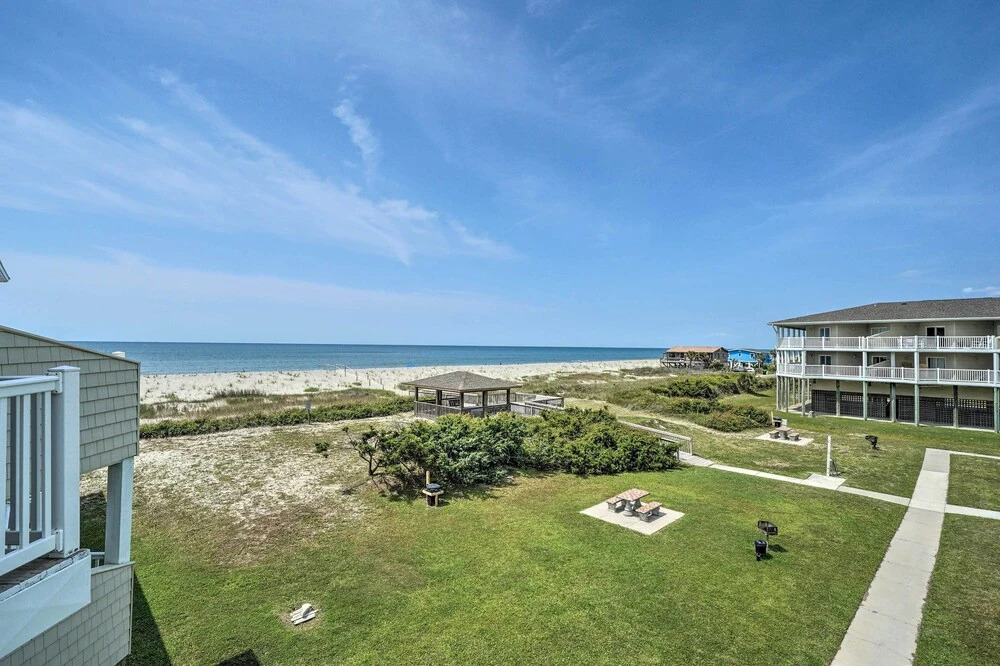 Oak Island Beachfront Condo w/ Community Pool