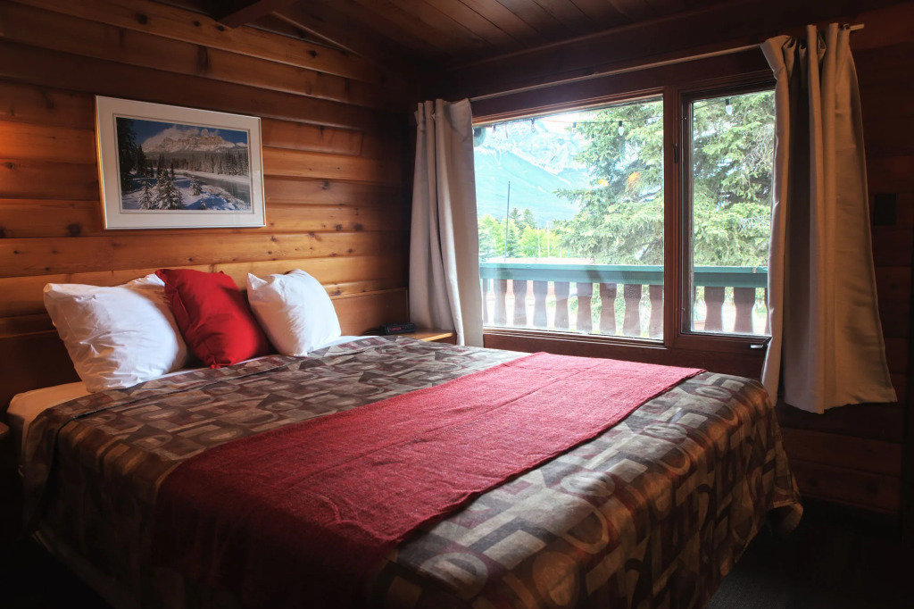 Rundle Mountain Lodge