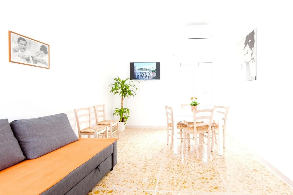 House With 2 Bedrooms in Roma, With Balcony and Wifi