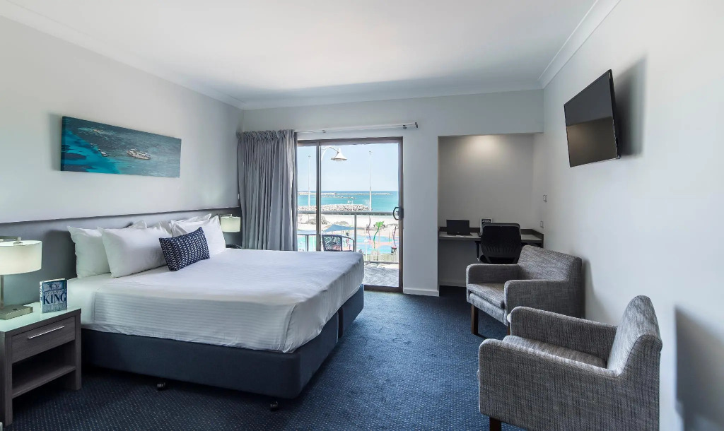 Ocean Centre Hotel