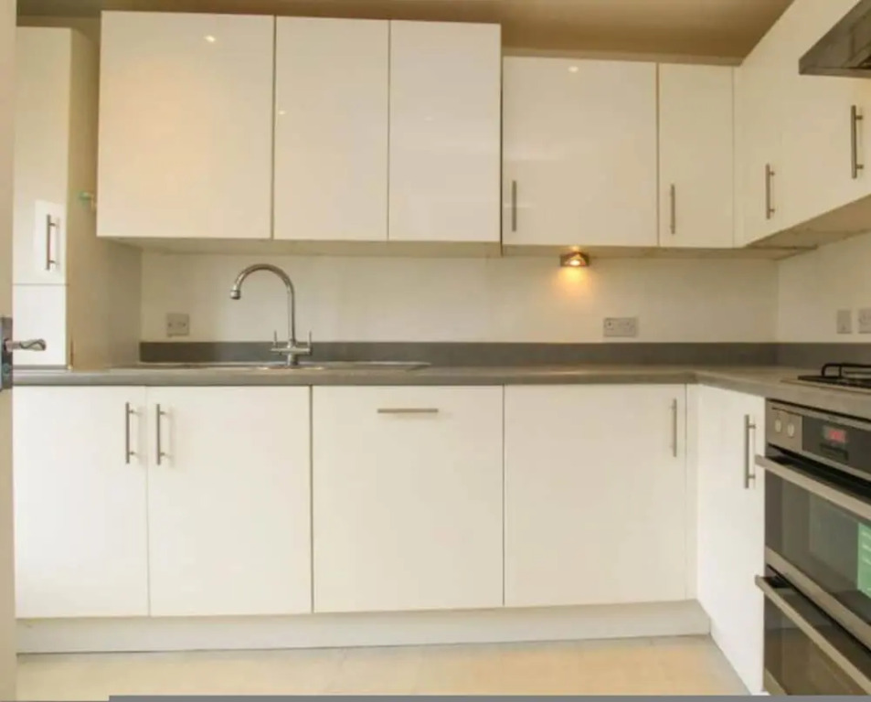 Colchester Retreat 4BR 2bath Ample Street Parking