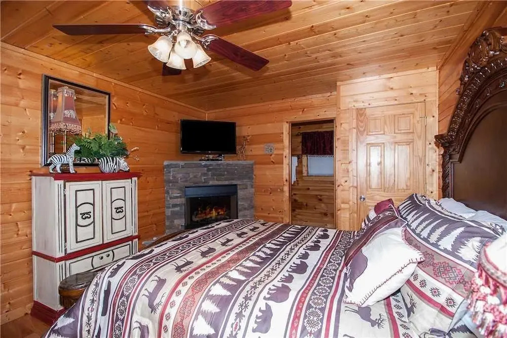 Kissing Retreat - Two Bedroom Cabin
