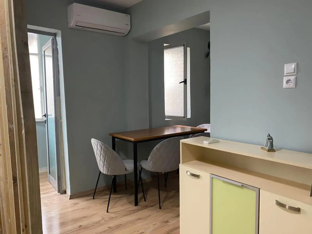 Itan’s apartments