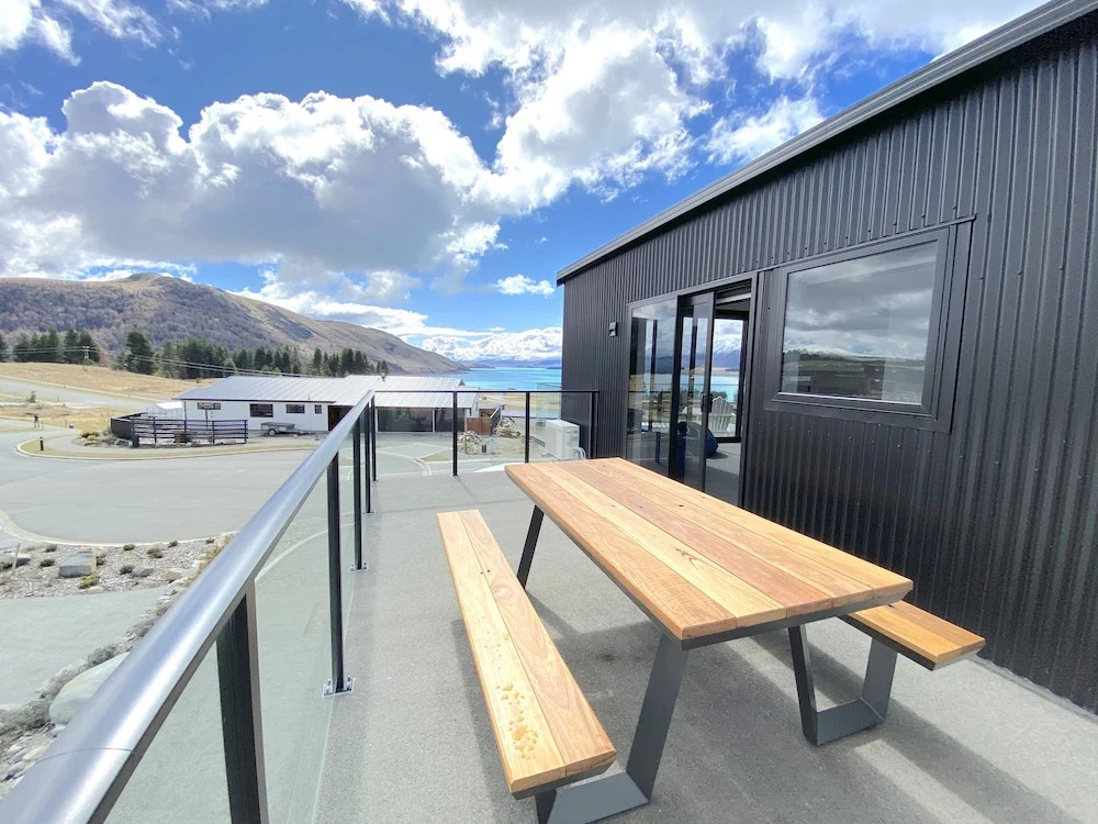 Galaxy Lake View 2 Bedrooms