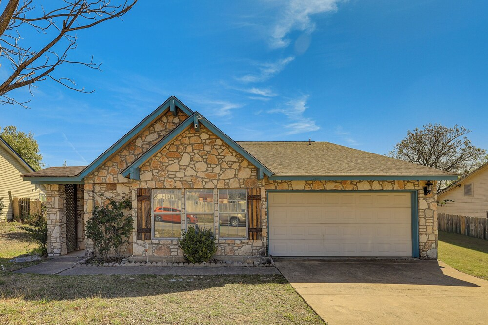 San Antonio Retreat w/ Fenced Pool, Near SeaWorld