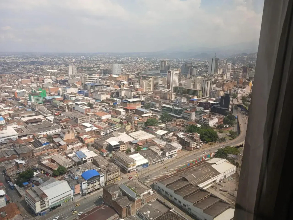 Torre de Cali - Apartamentos pisos 6, 7, 10, 25, 28, 30