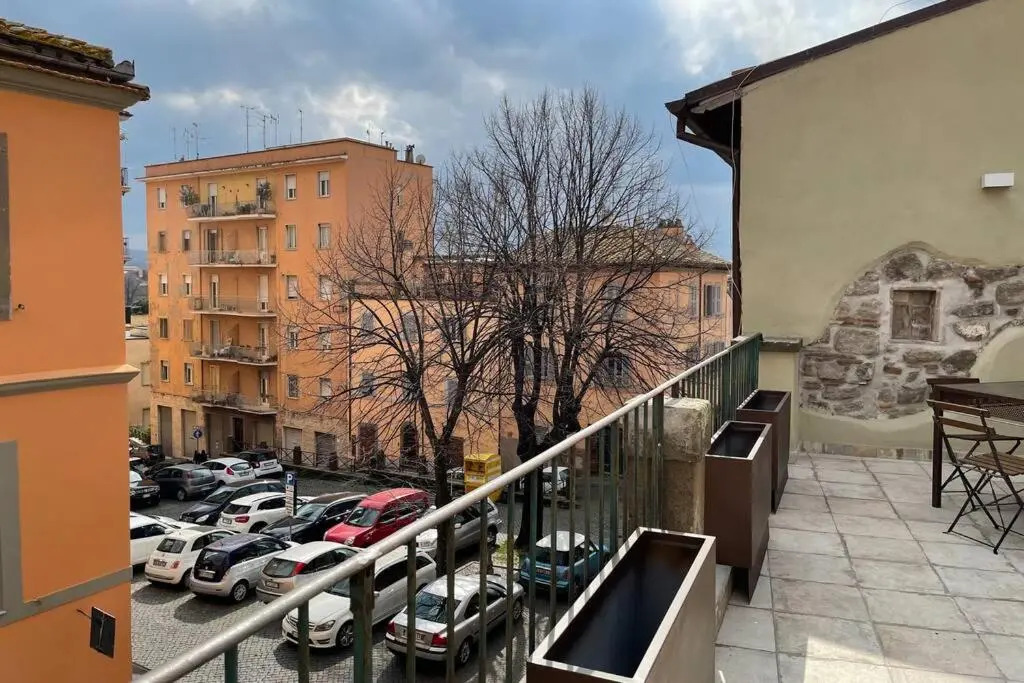 DOMUS TUSCIA APARTMENTS Via Estrema 2