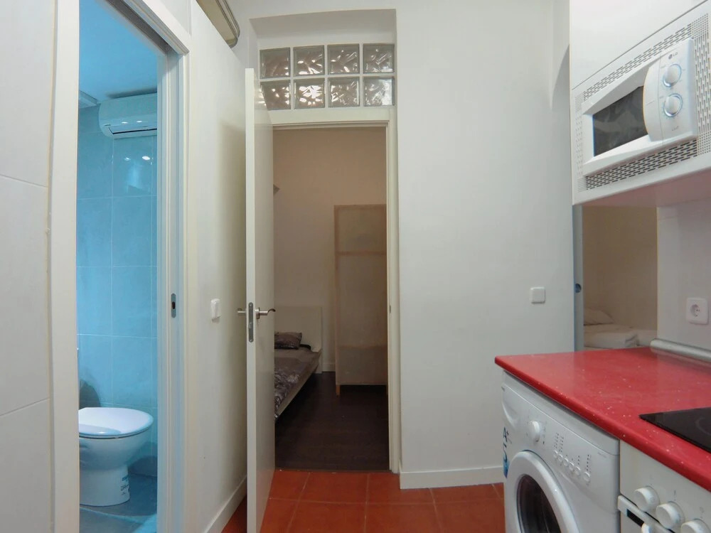 Apartamento de 2 Habitaciones a 3 Minutos de La Latina con A/C