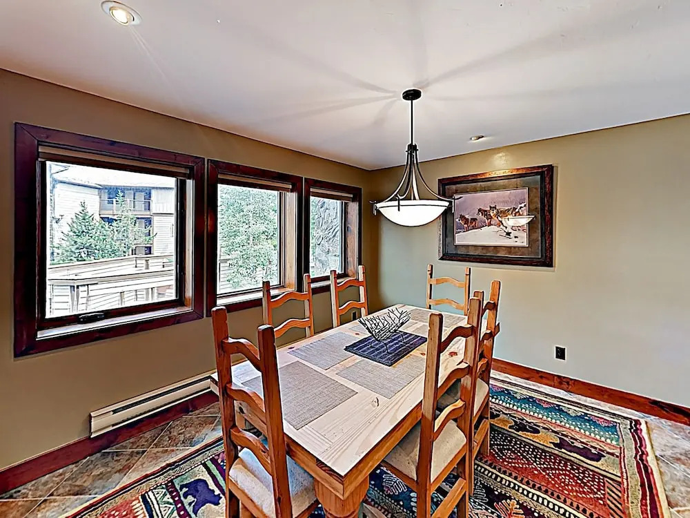 Downtown Marvel W/ Pool & Hot Tubs - Walk To Lifts! 2 Bedroom Condo