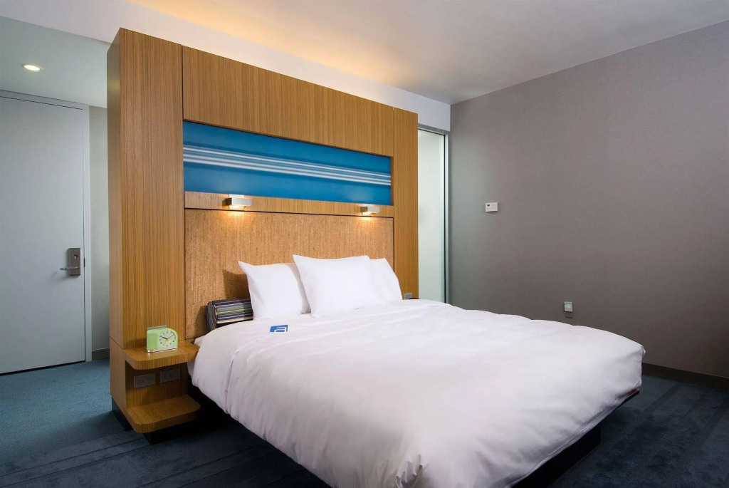 Aloft by Marriott Portland Airport at Cascade Station