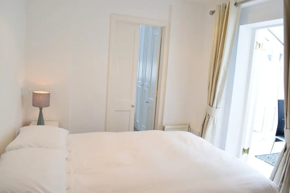Chelsea 2 Bedroom Apartment With Patio