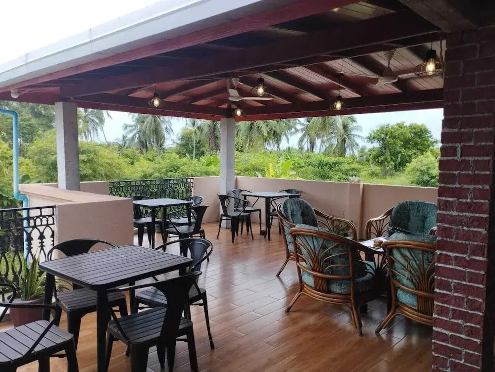 White Sand Inn