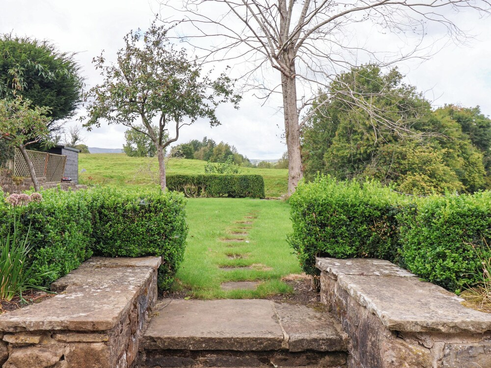 Ellis House