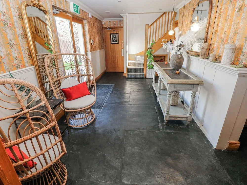Glamping Pod 1 - Gower