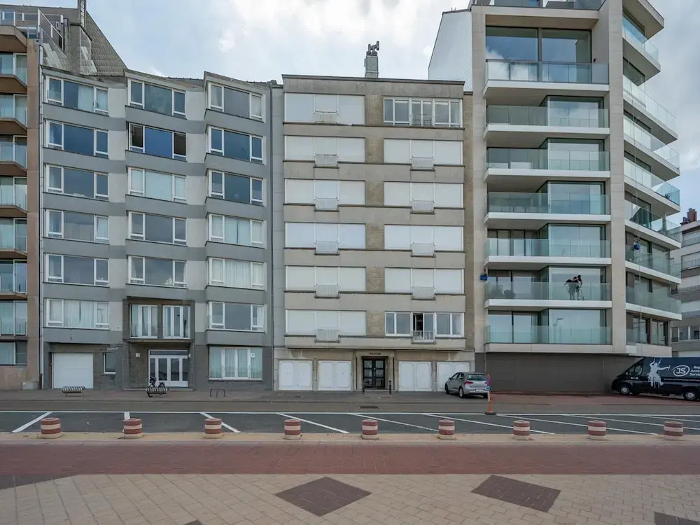 Apartment in Duinbergen by the Sailing School