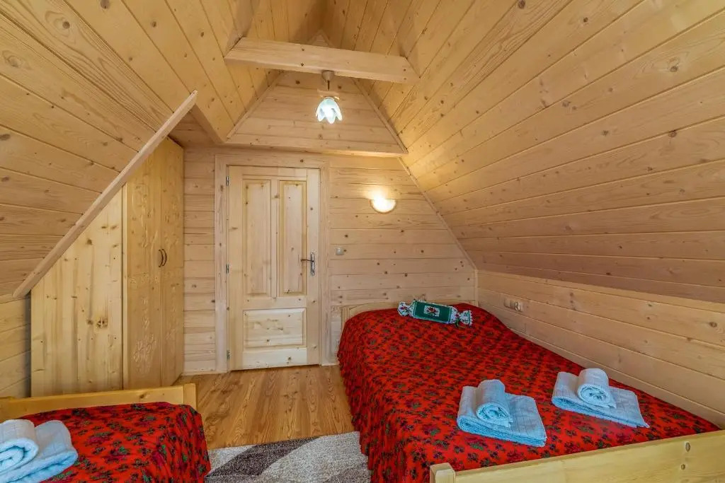 Domek w Białce z JACUZZI w ogrodzie