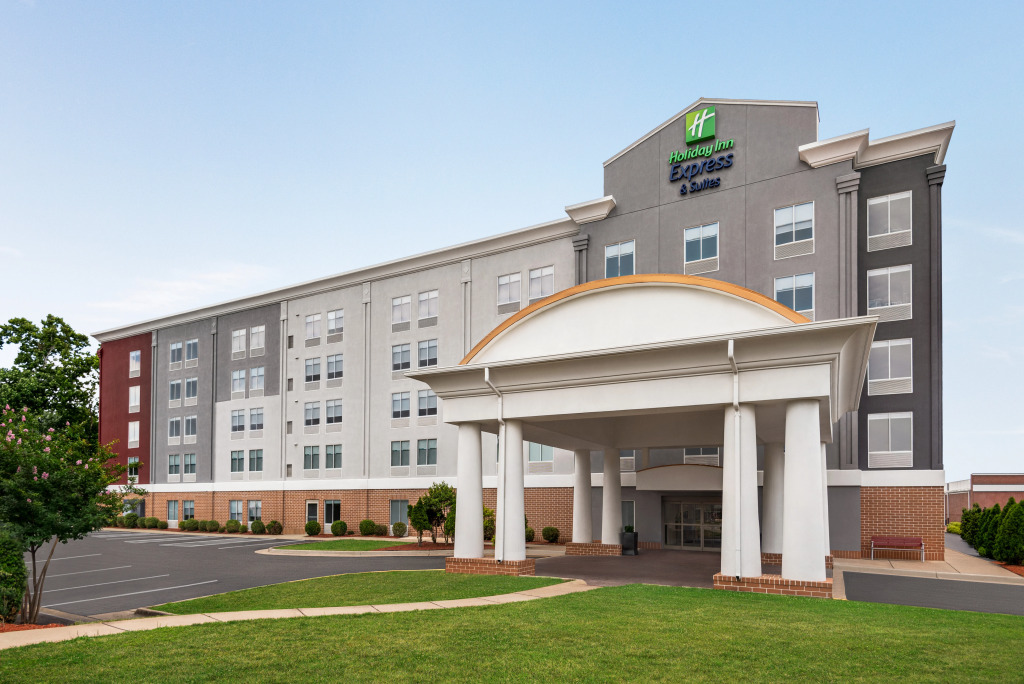 Holiday Inn Express Hotel & Suites Fredericksburg by IHG