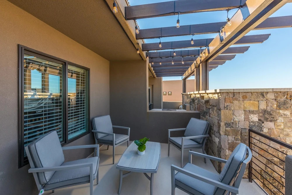 Red Rock Rooftop