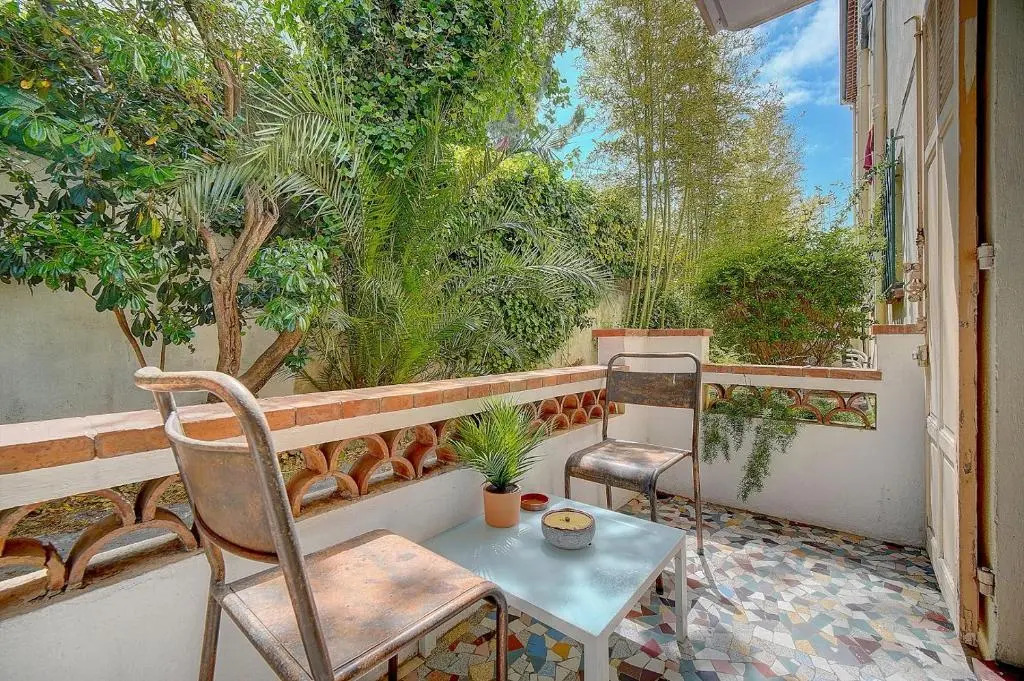 Le Alex - 800m des plages - extérieur - Verrière Côte d'Azur