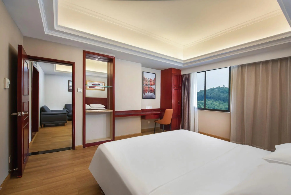 Vienna Hotel Shenzhen Yinhu Bus Station