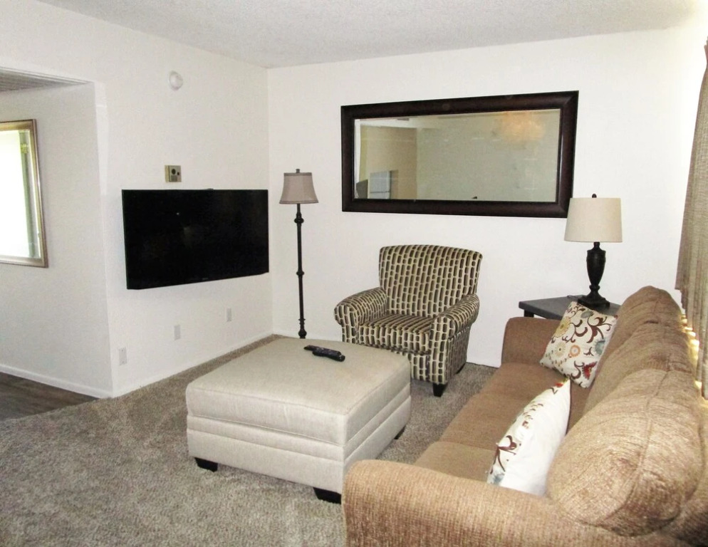 236 Fully Furnished 1BR Suite-Outdoor Pool! by RedAwning