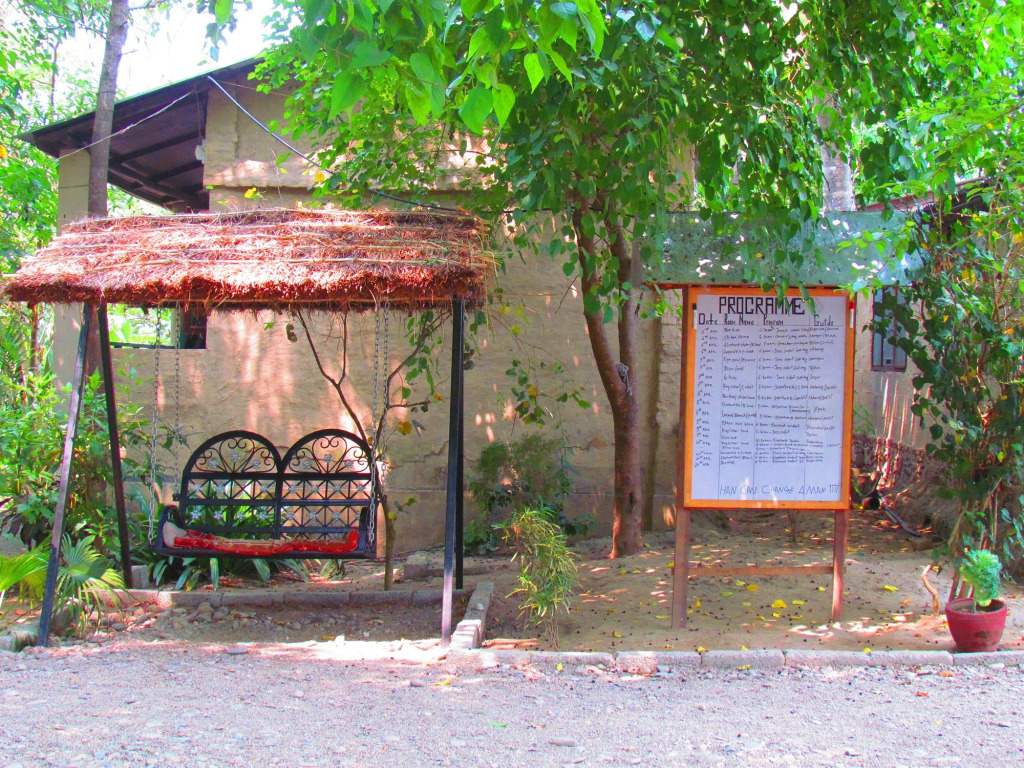 Chitwan Gaida Lodge - Animal Lovers & Birdwatchers Paradise