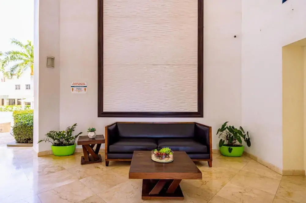 2BR Duplex Palmaruba Condos w Great Location