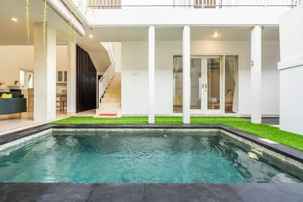 Montana Berawa Villa by Betterplace