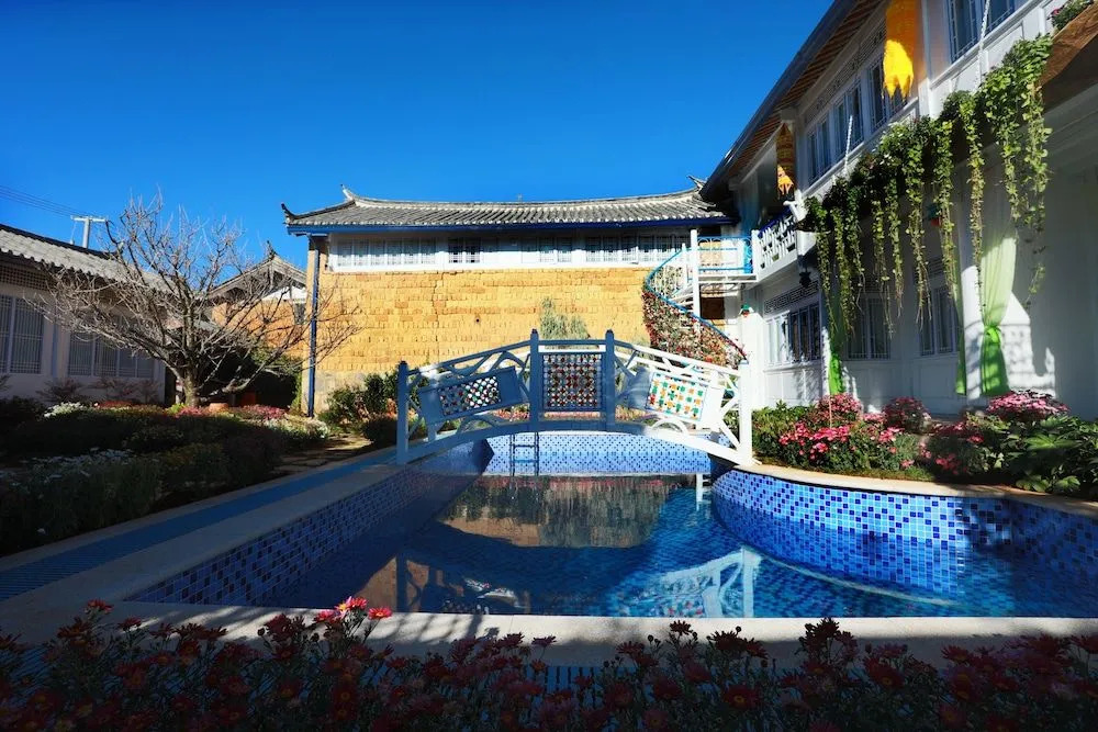 Hua Linglong Courtyard Inn