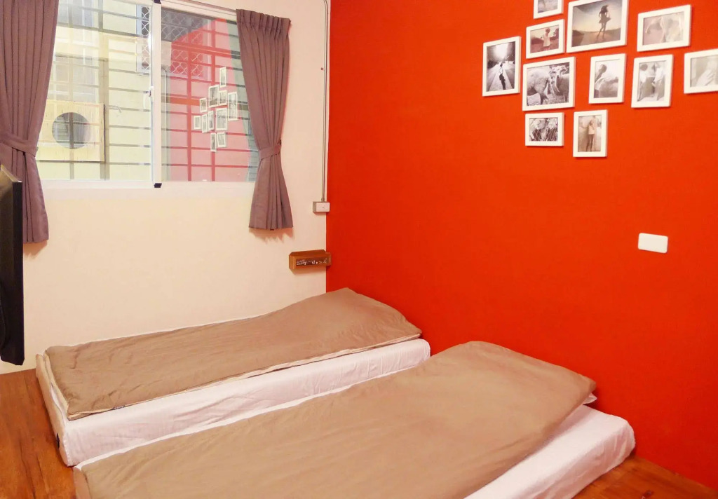 Knock Knock Hostel