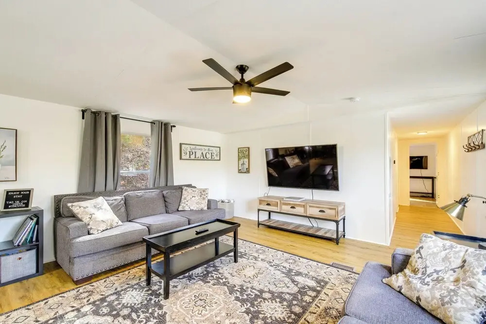 Camp-Style Cabin Near Pigeon Forge: Fire Pit, Deck