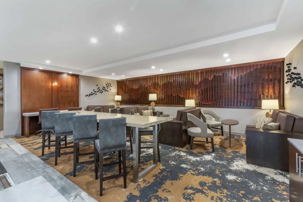 Windmill Suites Surprise - Phoenix, an Ascend Collection Hotel