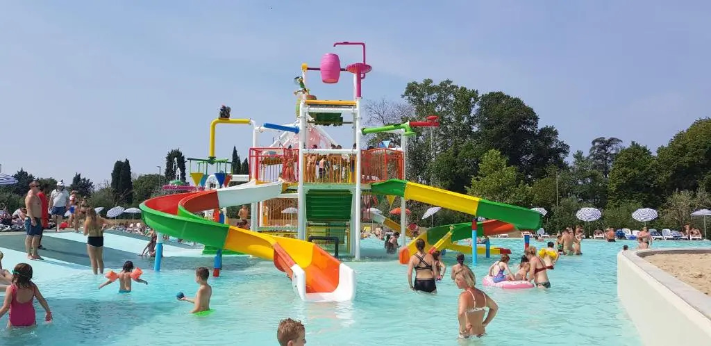 Happy Camp Mobile Homes in Camping Cisano San Vito