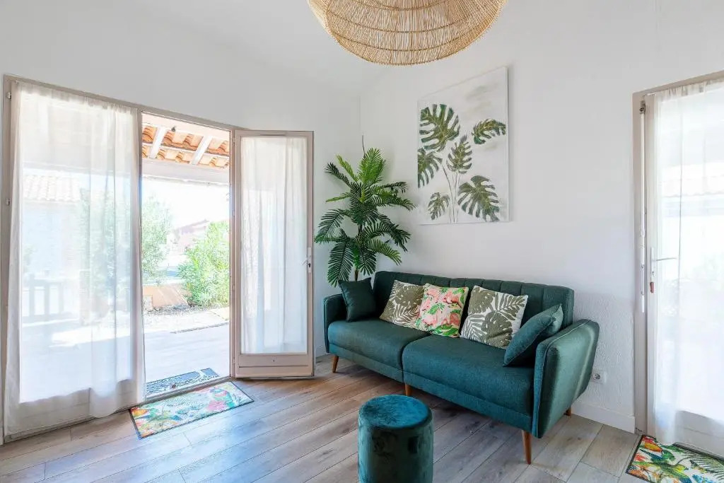 Gruissanne - Maison avec piscine, à 150m de la plage