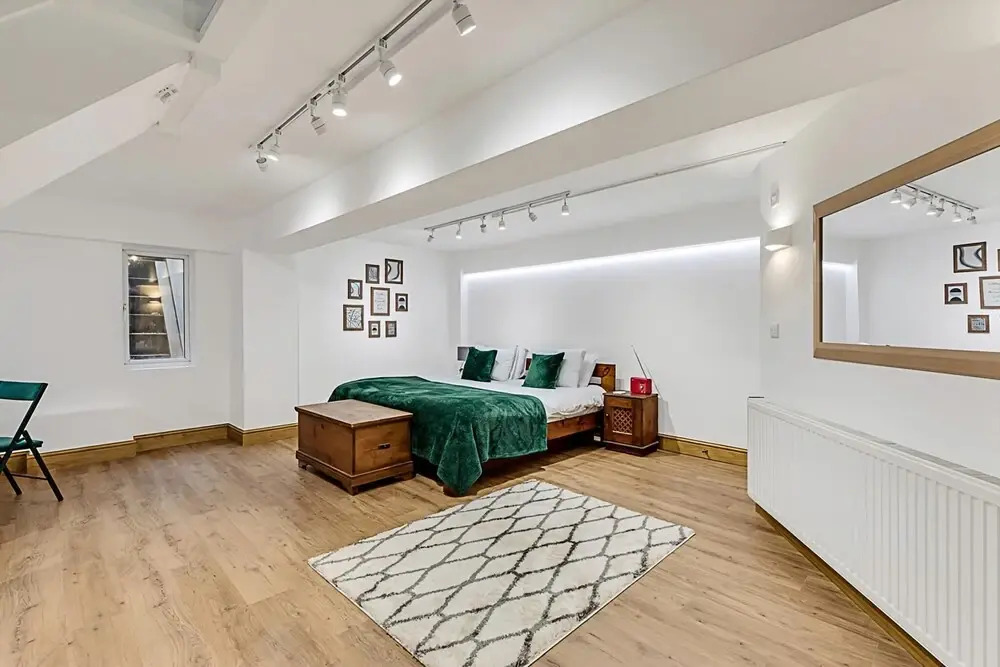 Modern Comfort Two Bedroom Gem on the Rye