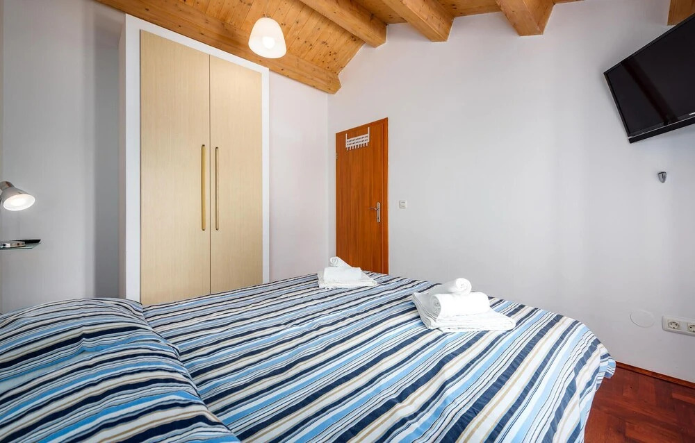 Cozy Home In Bale With Sauna