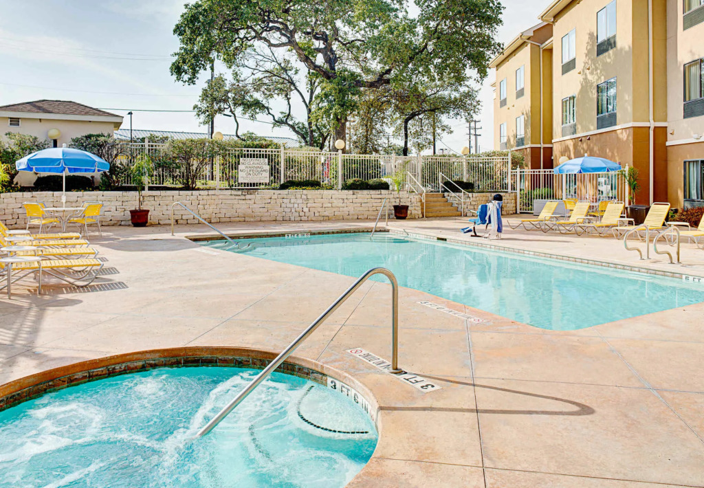 Fairfield Inn & Suites by Marriott San Antonio SeaWorld / Westover Hills