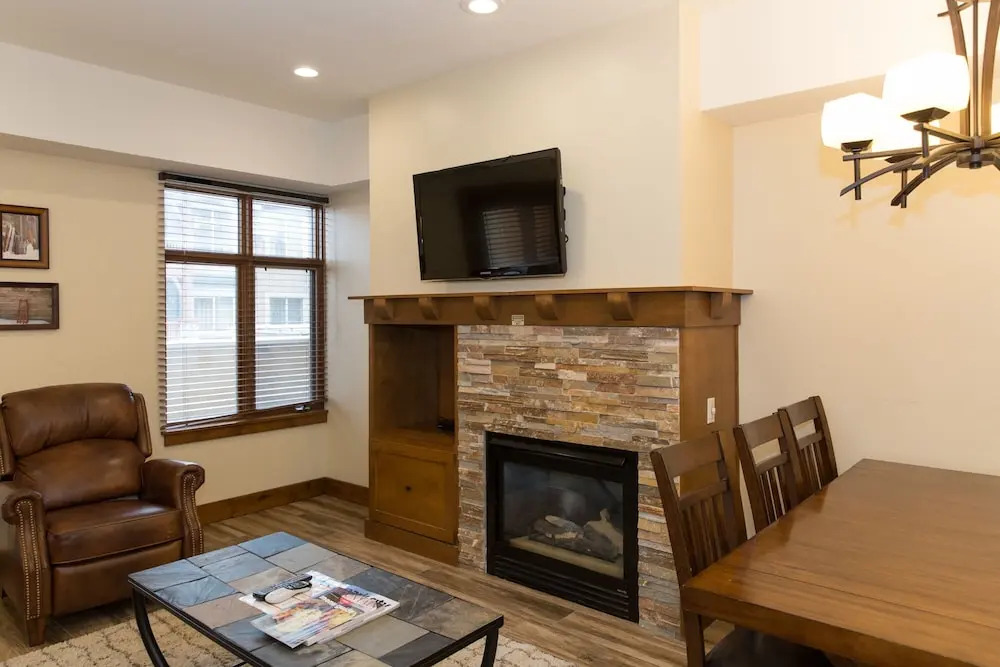 Sundial C105  - 2 Br Condo