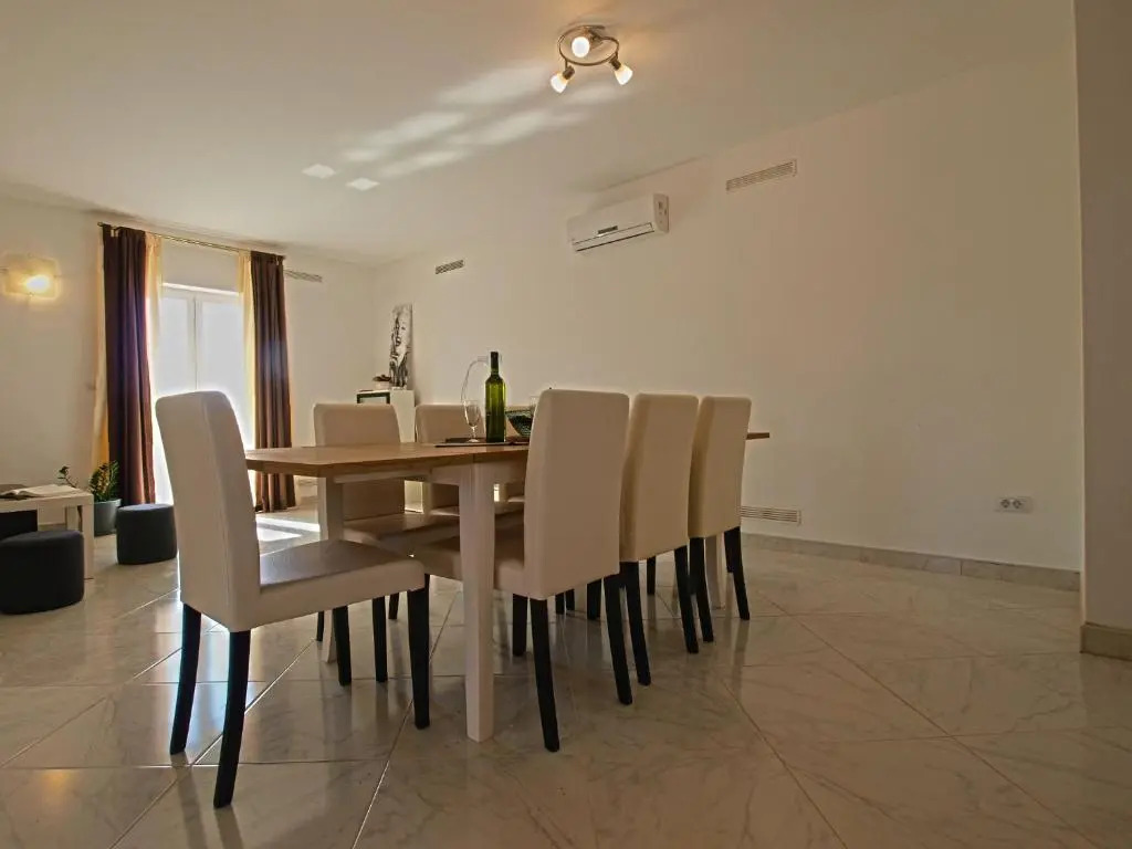 House Andrej 1372