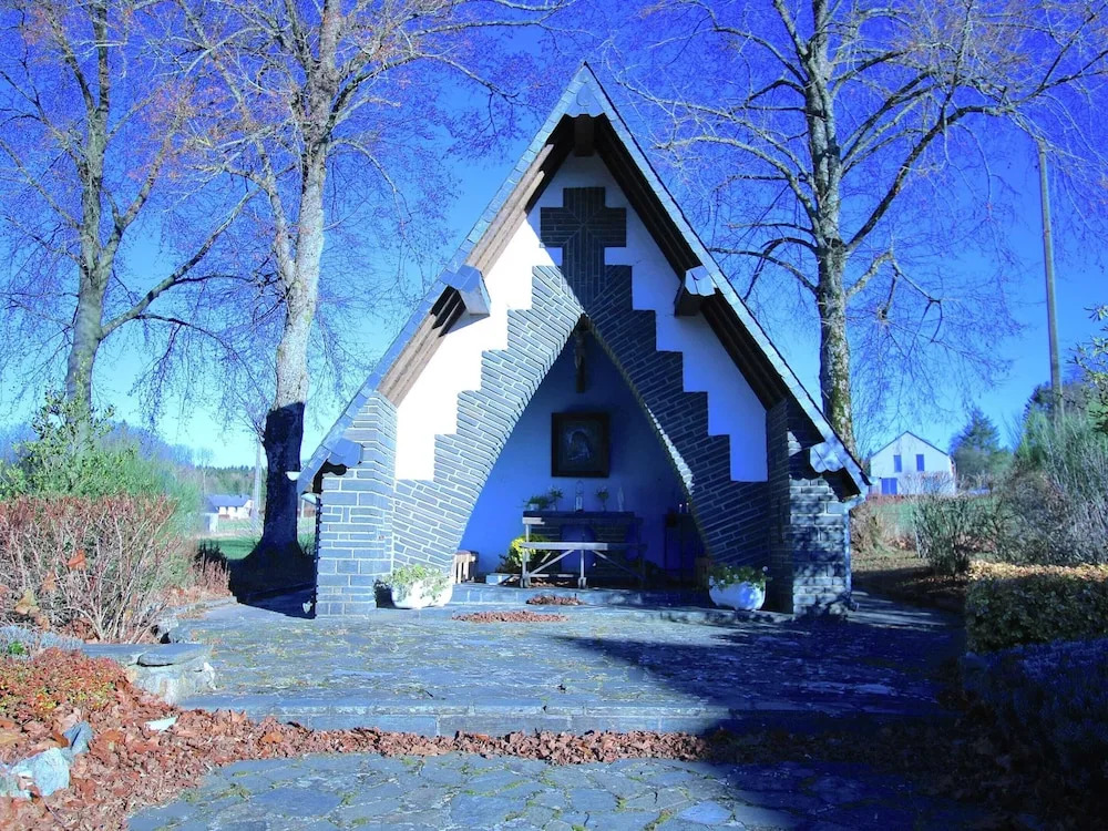 Charming Chalet in Transinne