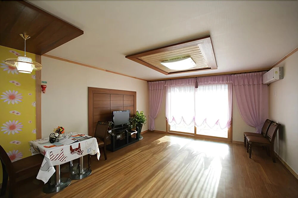 Yeongwol Hanbando River Pension