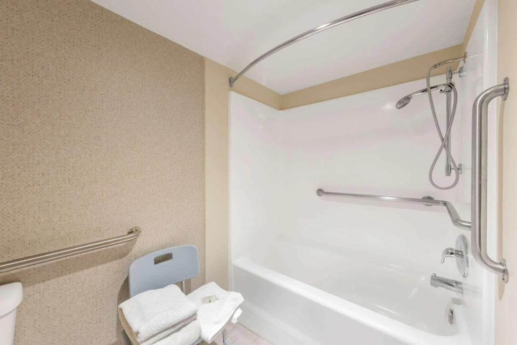 Quality Inn & Suites Camarillo-Oxnard