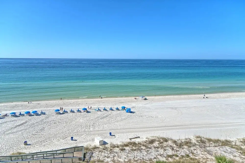 Amazing Tropical Condo with Complimentary Beach Chairs and Umbrellas - Unit 0706 by RedAwning