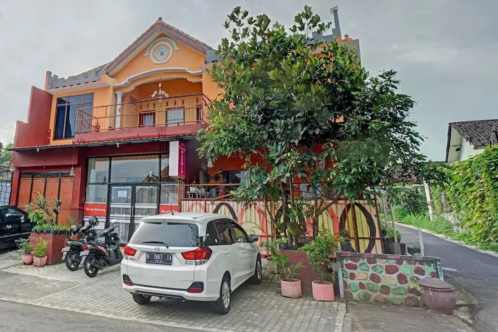 Hotel O Harwin Homestay